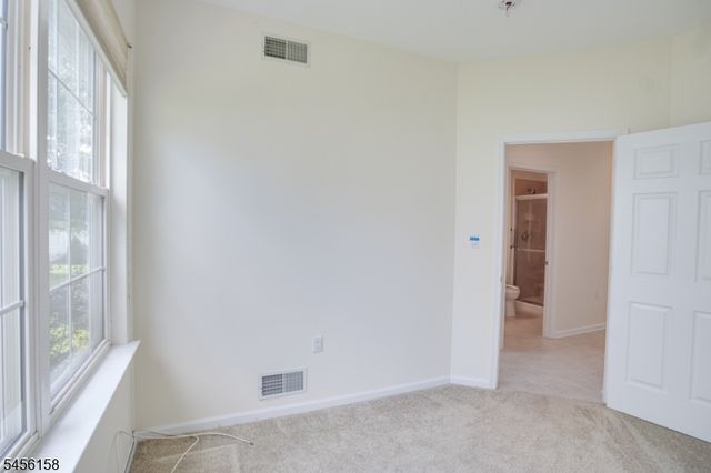 112 Kensington Cir, White Twp., NJ 07823