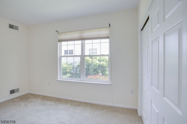 112 Kensington Cir, White Twp., NJ 07823
