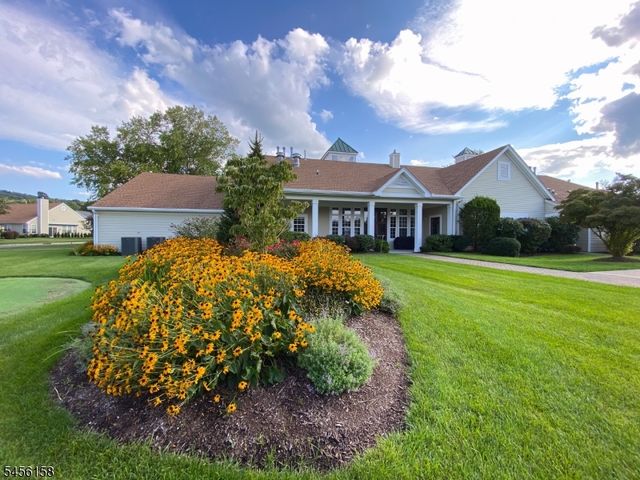 112 Kensington Cir, White Twp., NJ 07823