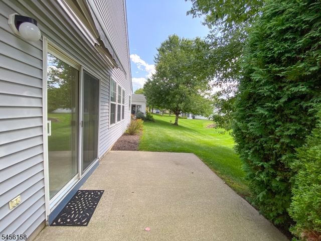 112 Kensington Cir, White Twp., NJ 07823