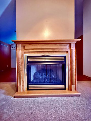 6198 Avocet Circle, Hobart, IN 46342