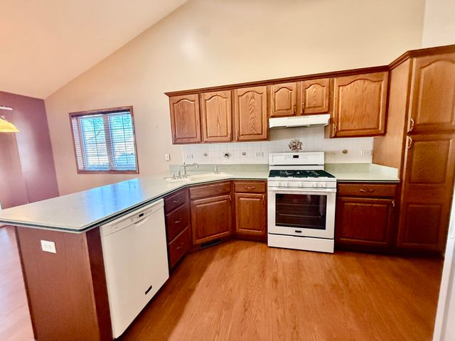 6198 Avocet Circle, Hobart, IN 46342