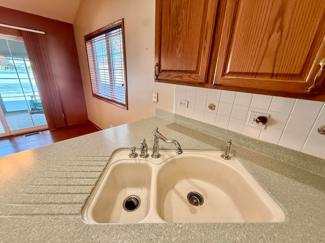 6198 Avocet Circle, Hobart, IN 46342