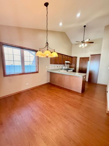 6198 Avocet Circle, Hobart, IN 46342