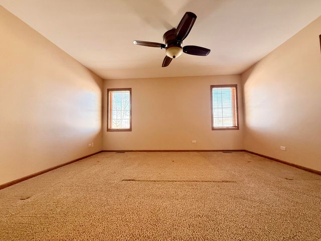 6198 Avocet Circle, Hobart, IN 46342