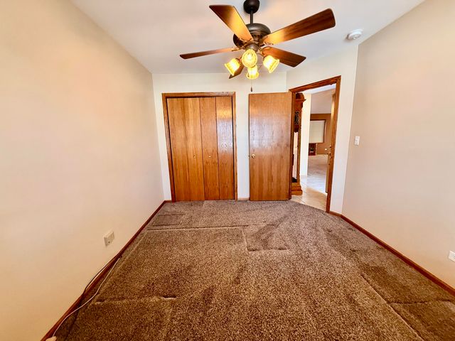 6198 Avocet Circle, Hobart, IN 46342