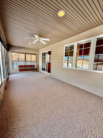 6198 Avocet Circle, Hobart, IN 46342