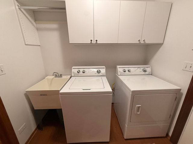 6198 Avocet Circle, Hobart, IN 46342