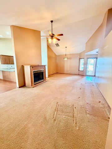 6198 Avocet Circle, Hobart, IN 46342