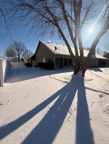 6198 Avocet Circle, Hobart, IN 46342