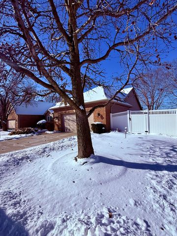 6198 Avocet Circle, Hobart, IN 46342
