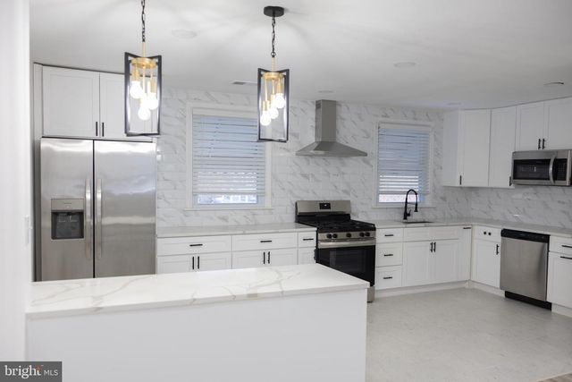 3286 CROMWELL RD, Philadelphia, PA 19114