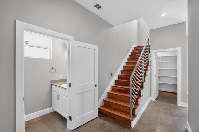 6303 Santos ST A, Austin, TX 78741