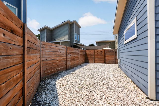 6303 Santos ST A, Austin, TX 78741