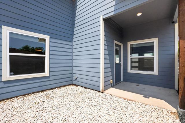 6303 Santos ST A, Austin, TX 78741