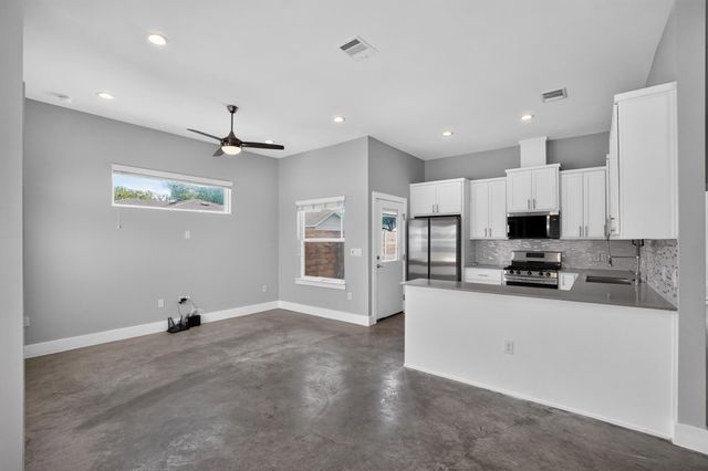 6303 Santos ST A, Austin, TX 78741