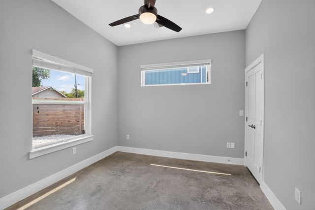 6303 Santos ST A, Austin, TX 78741