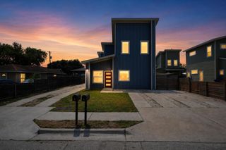 6303 Santos ST A, Austin, TX 78741
