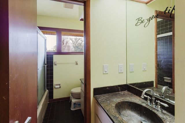 4404 OLD ORCHARD DRIVE, Tampa, FL 33618