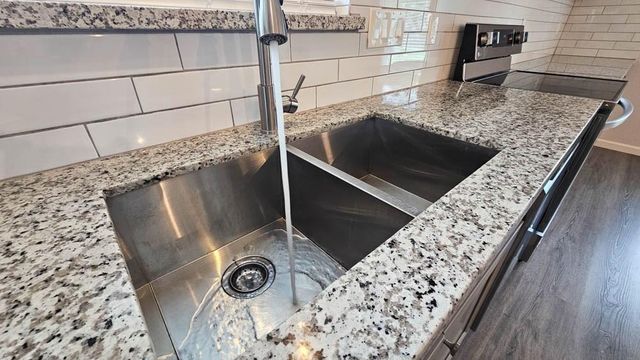 9327 Leader Street, Houston, TX 77036