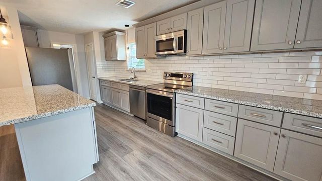 9327 Leader Street, Houston, TX 77036