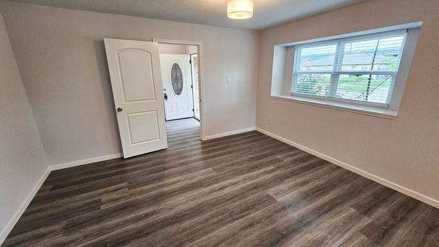 9327 Leader Street, Houston, TX 77036