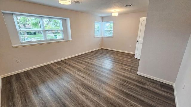 9327 Leader Street, Houston, TX 77036