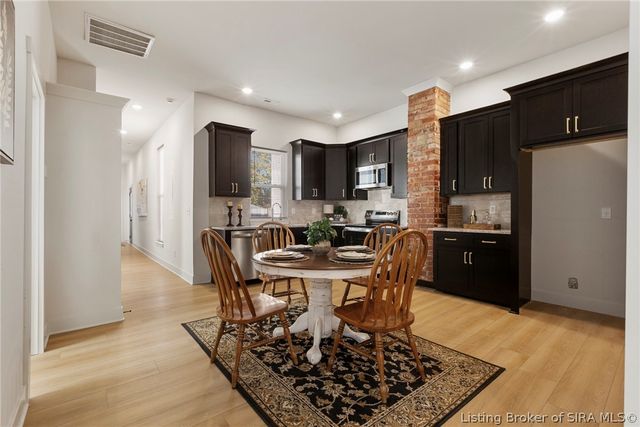 1935 Center, New Albany, IN 47150