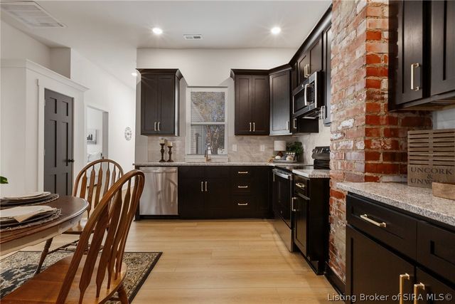 1935 Center, New Albany, IN 47150