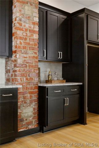 1935 Center, New Albany, IN 47150