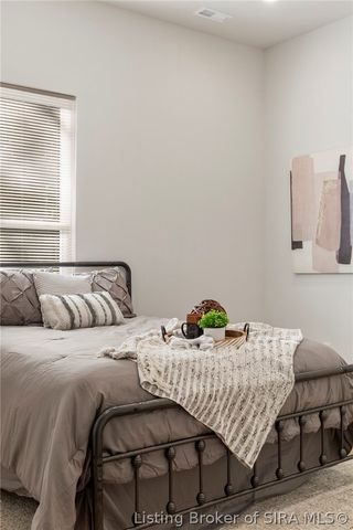 1935 Center, New Albany, IN 47150