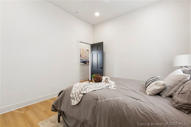 1935 Center, New Albany, IN 47150