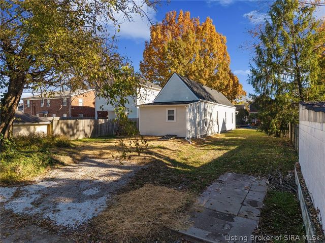 1935 Center, New Albany, IN 47150