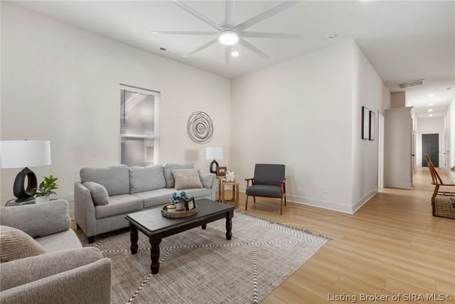 1935 Center, New Albany, IN 47150