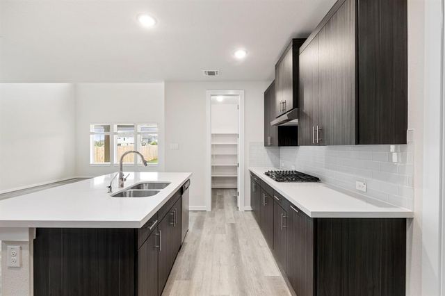 112 Alicante LN, Liberty Hill, TX 78628