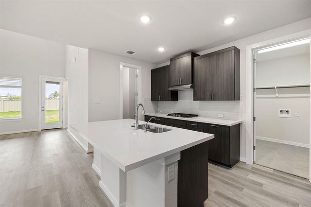112 Alicante LN, Liberty Hill, TX 78628