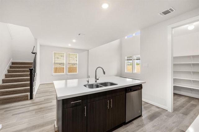 112 Alicante LN, Liberty Hill, TX 78628
