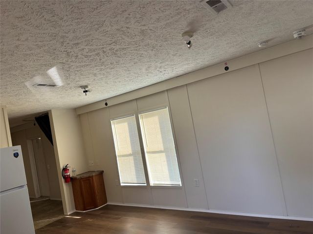 608 Clear Lake Unit B Road A, Highlands, TX 77562