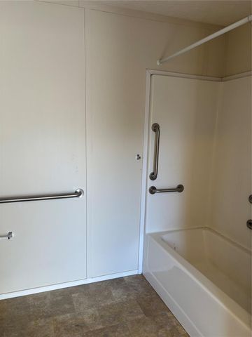 608 Clear Lake Unit B Road A, Highlands, TX 77562