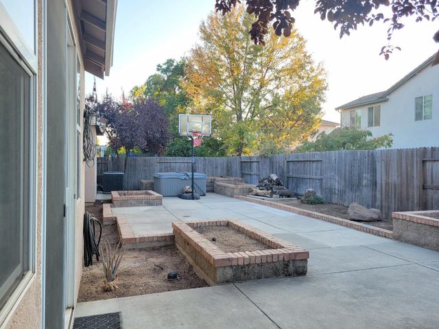 1607 Three Rivers Dr, Marysville, CA 95901