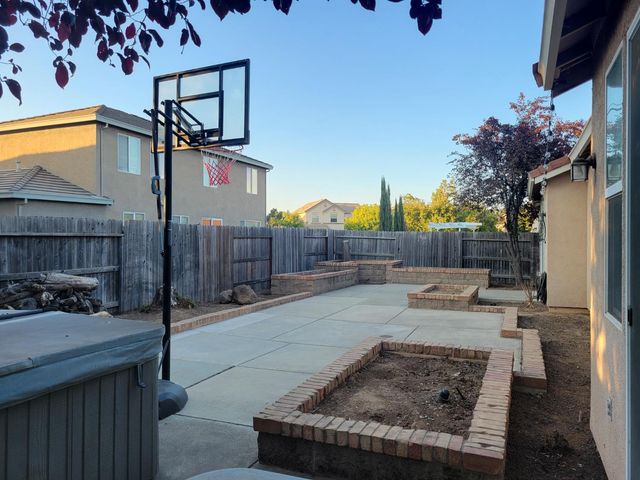 1607 Three Rivers Dr, Marysville, CA 95901