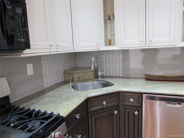 302 Town Hill Road 302, Nanuet, NY 10954