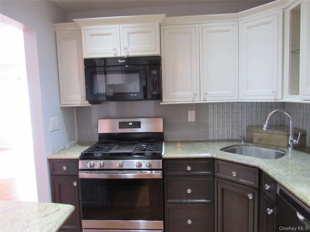 302 Town Hill Road 302, Nanuet, NY 10954