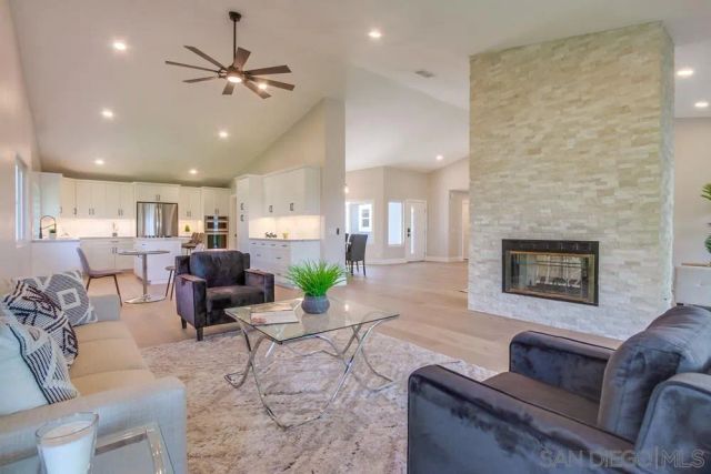 2334 Kimberly Ct, Carlsbad, CA 92008