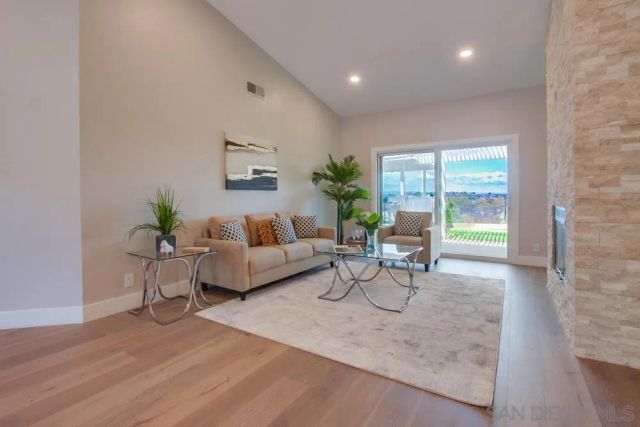 2334 Kimberly Ct, Carlsbad, CA 92008