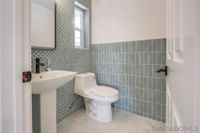 2334 Kimberly Ct, Carlsbad, CA 92008