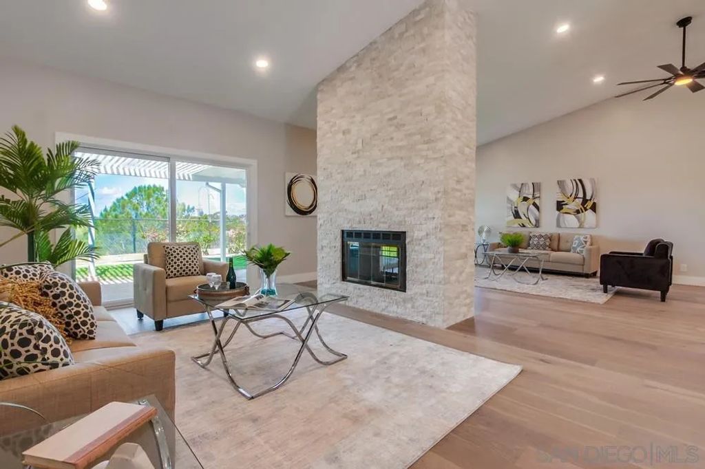 2334 Kimberly Ct, Carlsbad, CA 92008