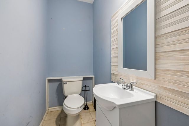 702 Forrest Dr, Tullahoma, TN 37388