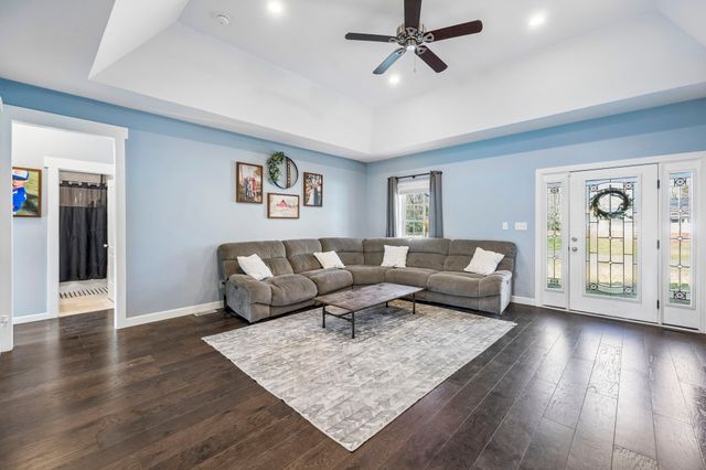 702 Forrest Dr, Tullahoma, TN 37388