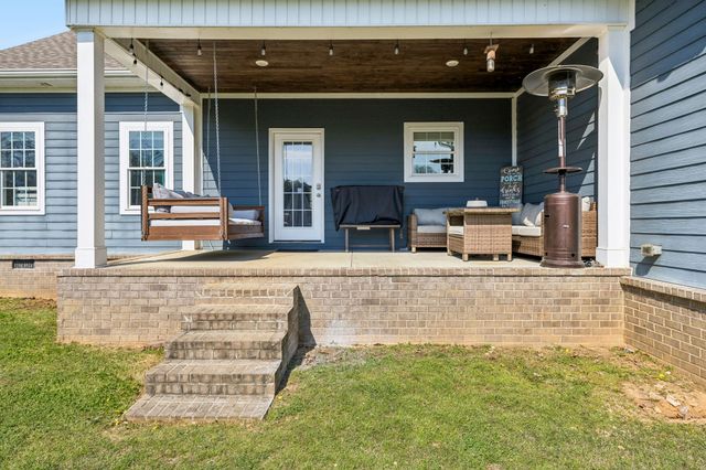 702 Forrest Dr, Tullahoma, TN 37388